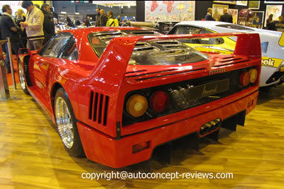 1990 Ferrari F40 - Exhibit Movendi